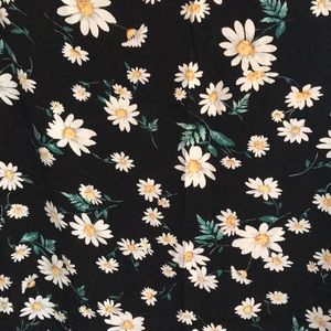 Forever 21 Skirts - Steal of the week ❤️❤️ Daisy’s maxi skirt Forever 21 Skirts - Steal of the week ❤️❤️ Daisy’s maxi skirt